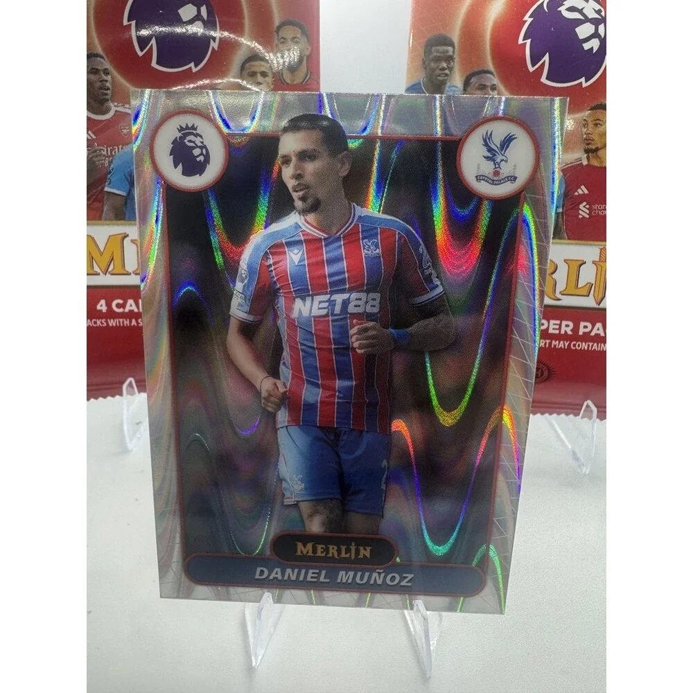 2026 Topps Merlin Premier League # 71 Daniel Muñoz, Crystal Palace Raywave
